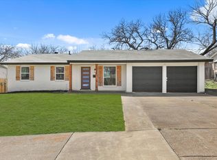 1029 Meadowbrook Dr, Grapevine, TX 76051