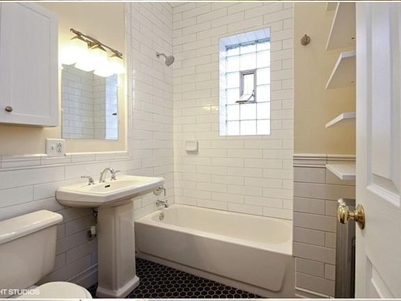 4th image of 2415 N Sawyer Ave #2