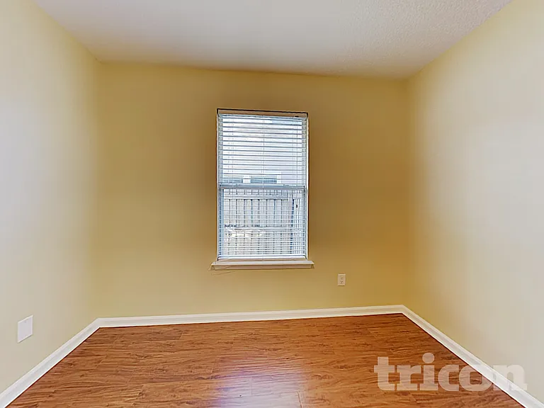 1043 Moosehead Dr — Photo 10