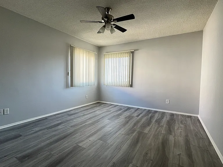 2250 N Frederic St #D — Photo 7