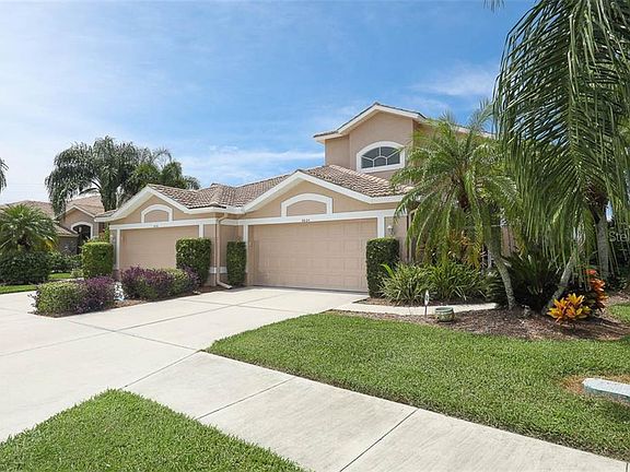 3rd image of 9521 Forest Hills Cir