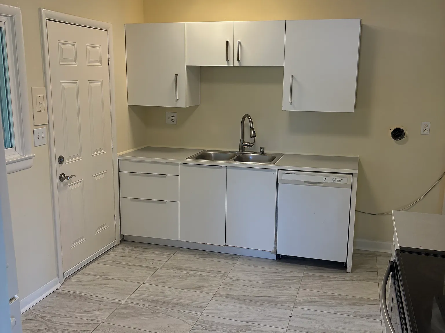 3 bed, 1236 sqft, $1,650 — Photo 3