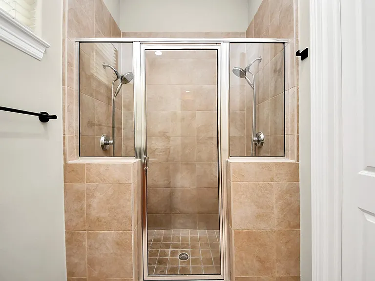 3813 Centerplaza Dr — Photo 21