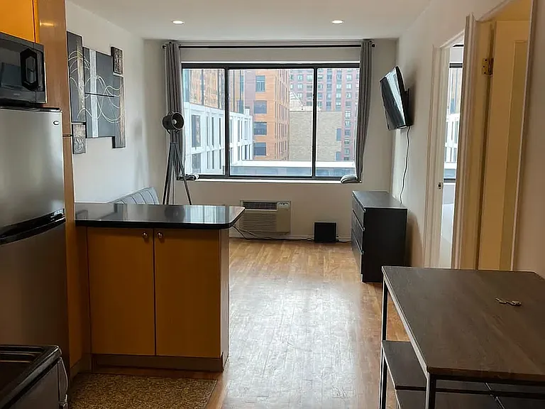 614 10th Ave #4C — Photo 4