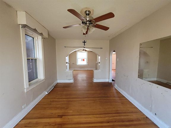 5th image of 4211 Athlone Ave