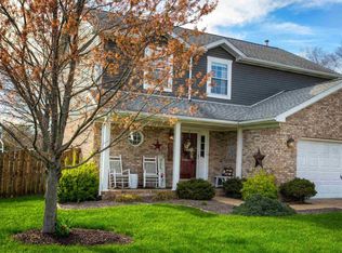 8318 Edinborough Rd, Evansville, IN 47725