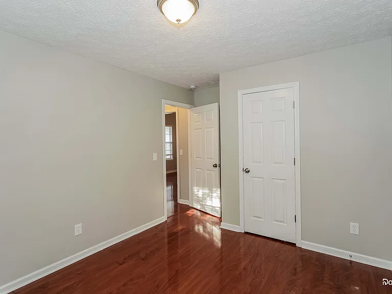 604 Monticello Ct — Photo 12