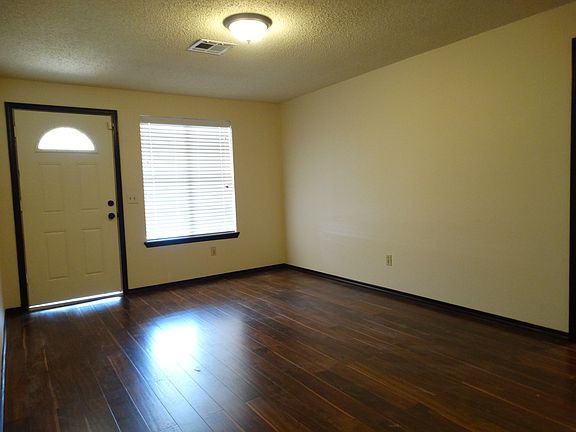 4th image of 3531 Hillside Dr
