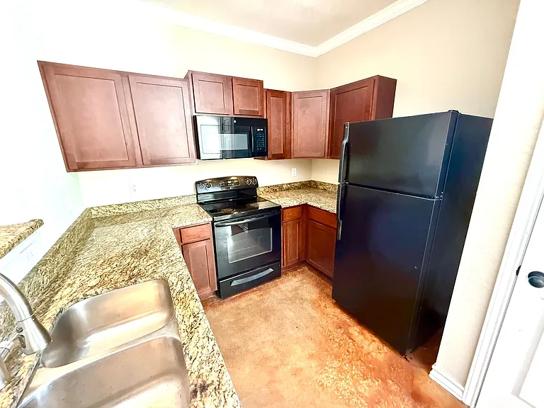 6406 Attucks Ln — Photo 6