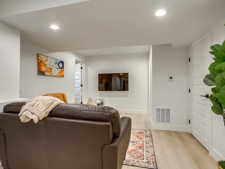 9765 Dunning Cir #BASEMENT — Photo 15