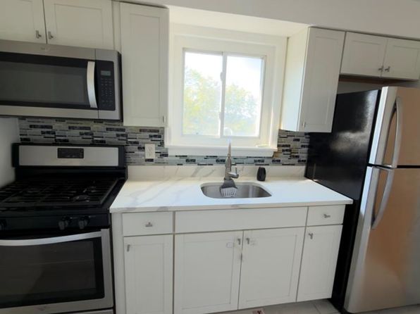 55 Bergen Blvd APT 4A