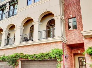 5319 Blossom St, Houston, TX 77007