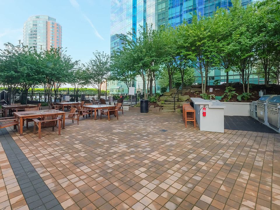 Outdoor Lounge with Grilling Area