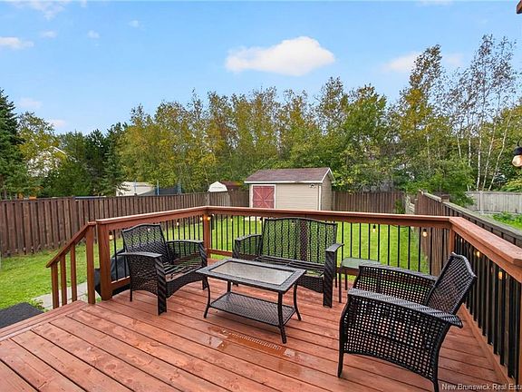 4th image of 22 Merlot Cres