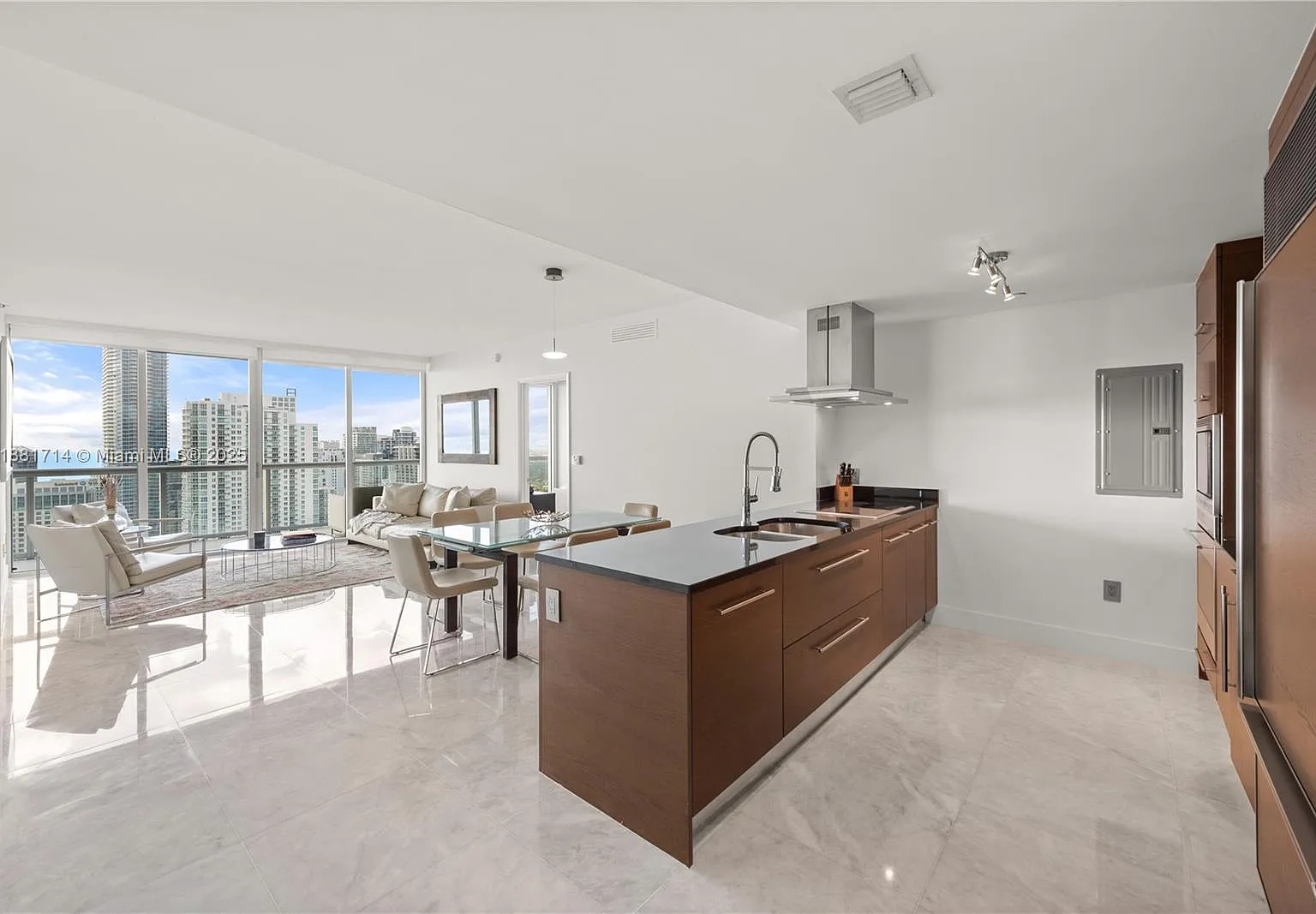Icon Brickell No Two — Photo 3