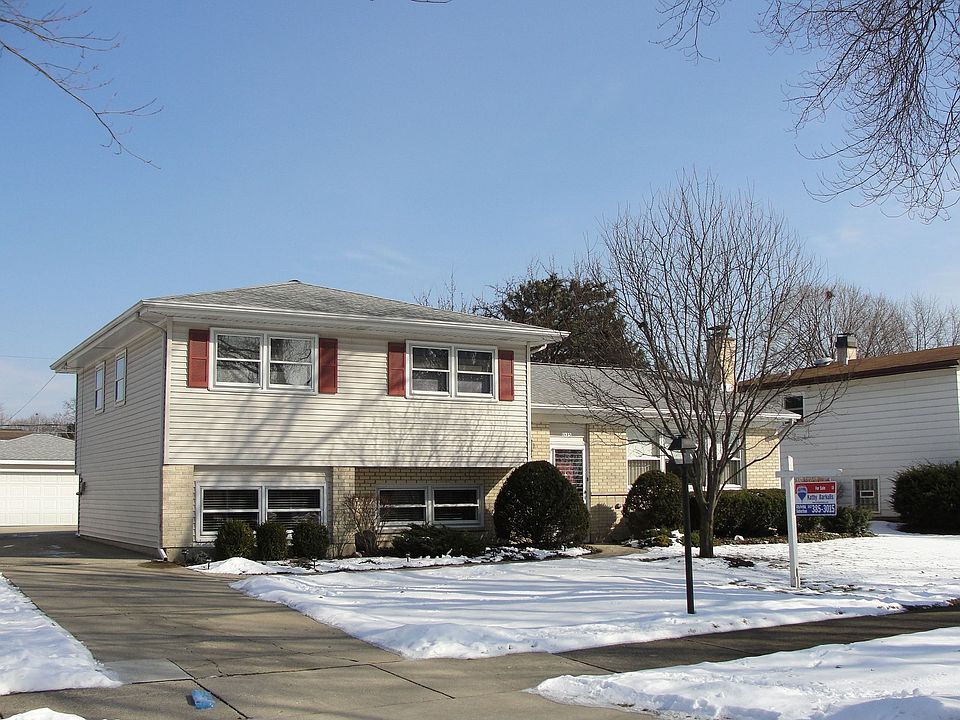 1st image of 1325 N Peachtree Ln