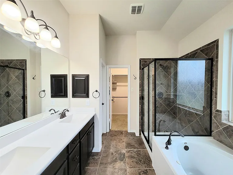 7506 Amber Village Cir — Photo 12