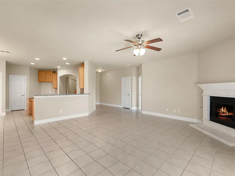 3816 Fordham St — Photo 6