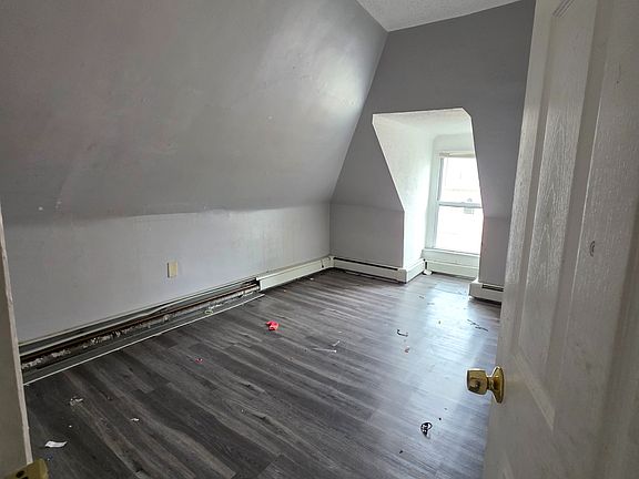 4th image of 69 Babcock Street
