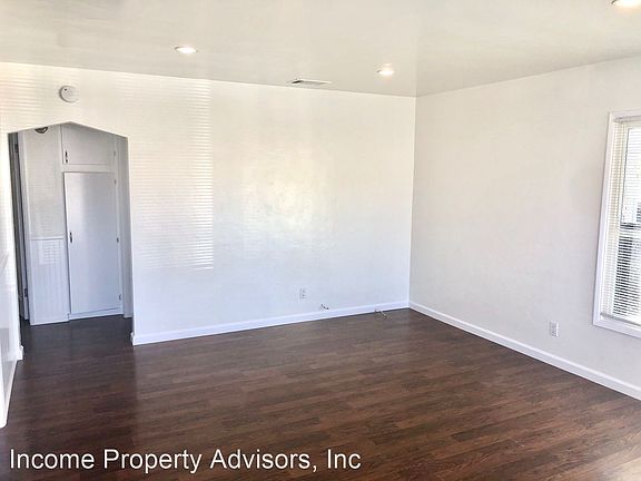 3rd image of 4667 Santa Monica Ave