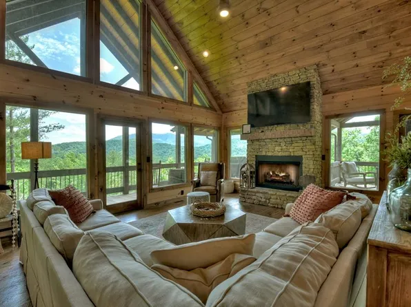 401 Foster Cove Rd, Epworth, GA 30541