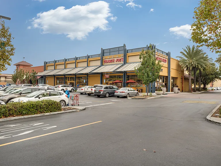 888 Golden Saratoga-Cupertino Apartment Homes — Photo 43