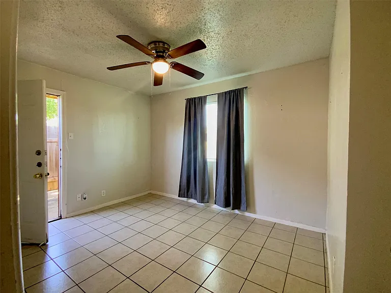 2300 Cedrick Cv #B — Photo 25