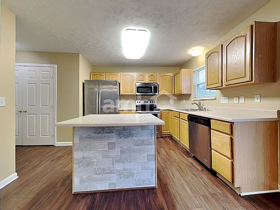 3rd image of 7628 Falls Creek Way