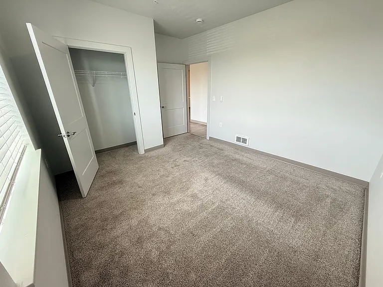 Nathan Apartments — Photo 23