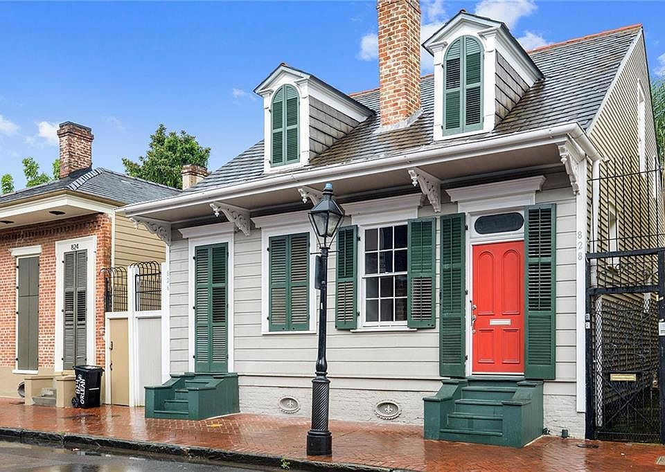 1st image of 828 Orleans St