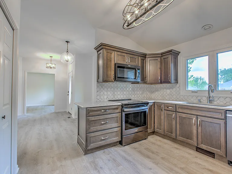 1909 Clear Ct — Photo 6
