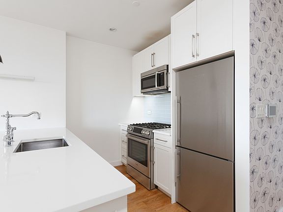 4th image of 2721 44th Dr APT 1202