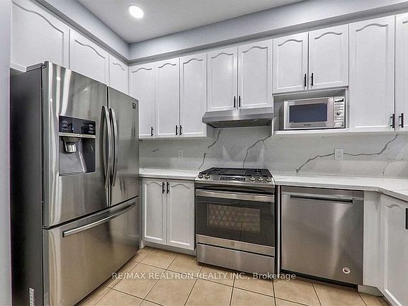 4th image of 46 Blue Meadow Ct