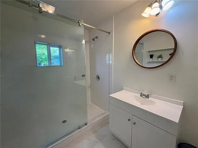 3725 Annunciation St — Photo 5
