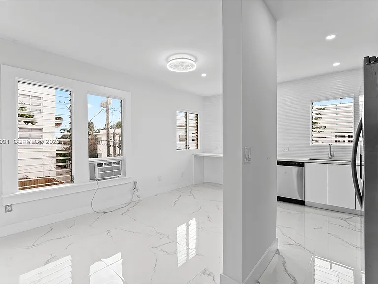842 Meridian Ave #2D — Photo 2