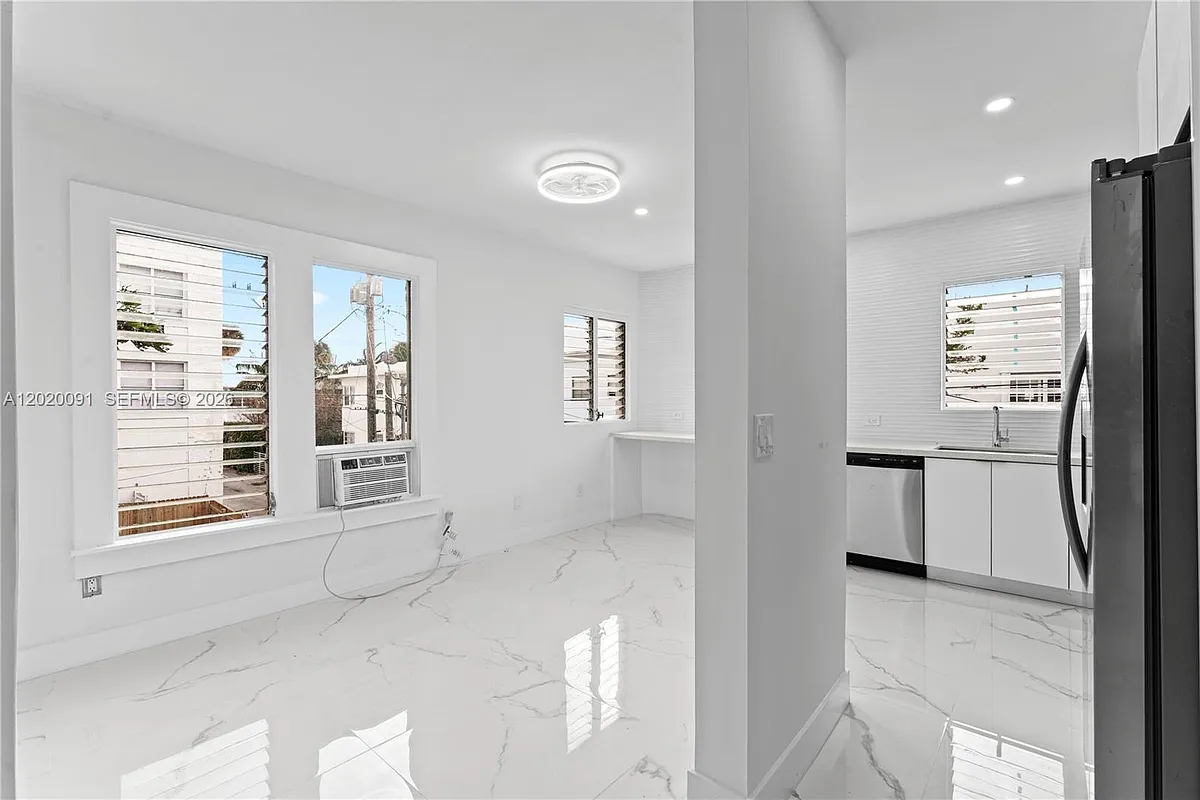 Building Photo - 842 Meridian Ave #2D