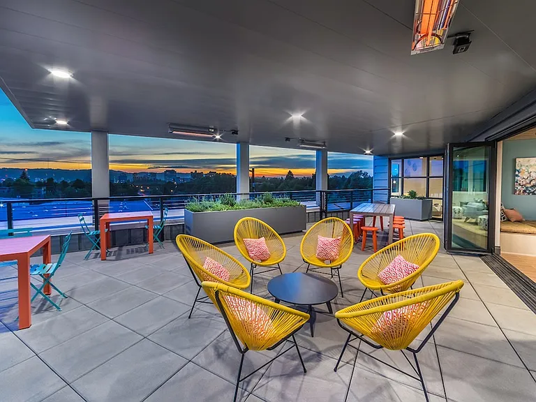Rooftop Lounge