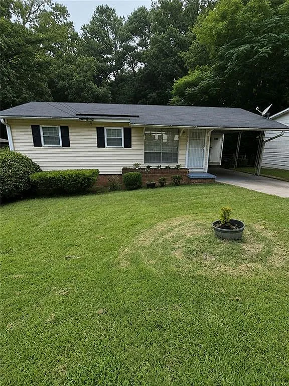3 bed, 1.0 bath, 816 sqft, $1,800 — Photo 1