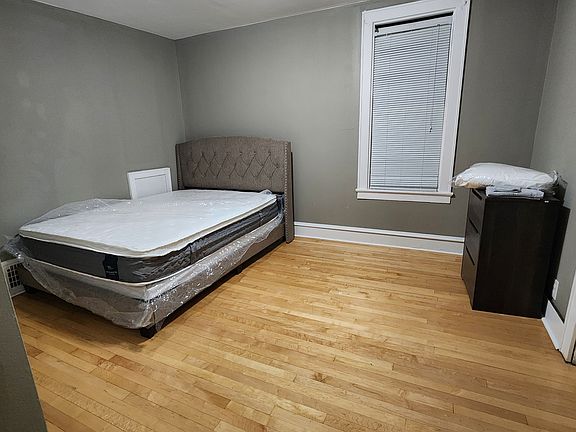 5th image of 138 W Chambers St Room 4