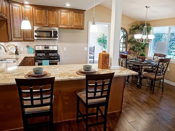 4th image of 19213 Ave Of The Oaks Unit B