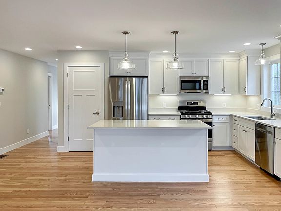 3rd image of 28 Mulberry Lane #28