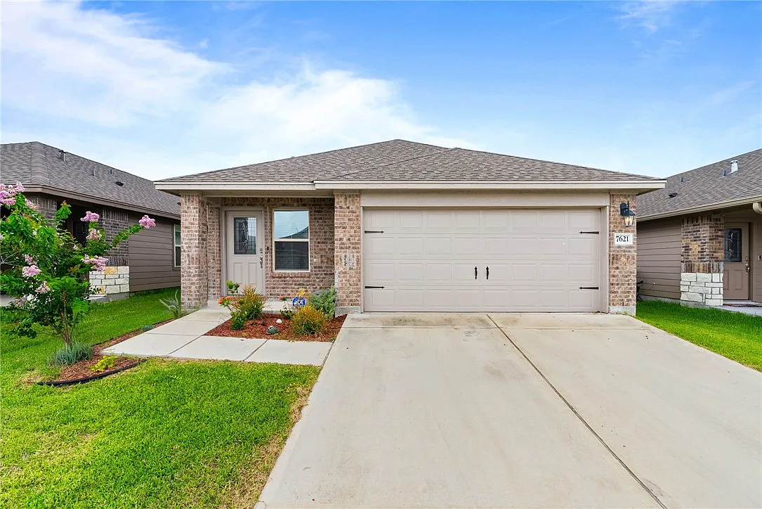 3 bed, 2.0 bath, 1529 sqft, $2,095 — Photo 1