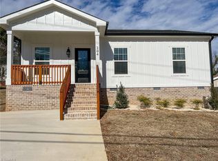204 Boyd St, Reidsville, NC 27320