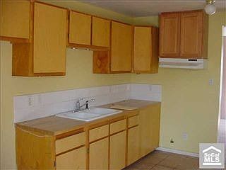 2nd image of 186 E Ellis St
