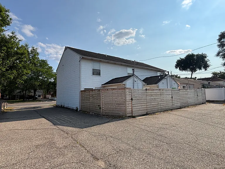 1493 E Forteen Mile Rd — Photo 2