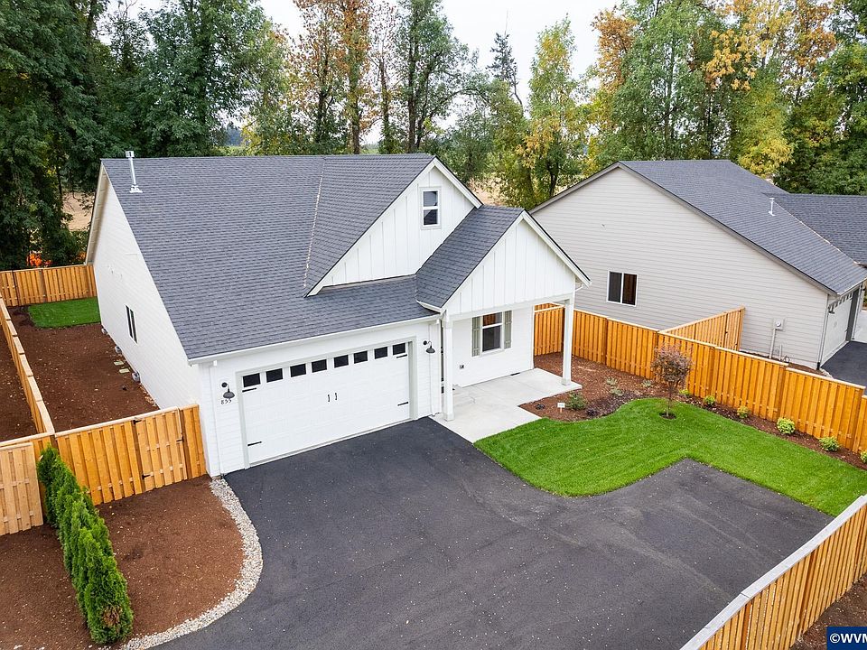 1st image of 855 Oakleaf Way