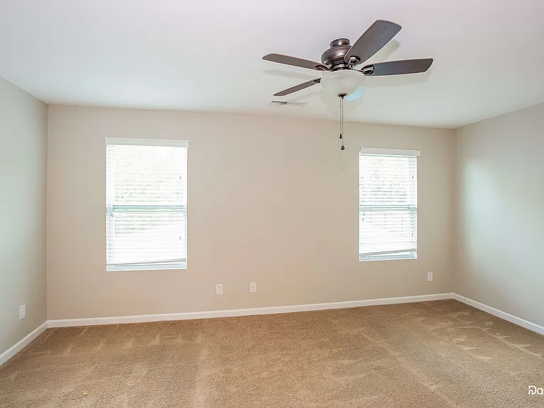 2301 Stonehaven Dr — Photo 10