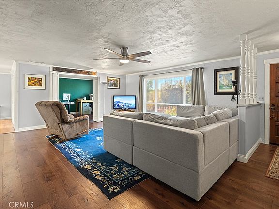 5th image of 871 E Lindo Ave