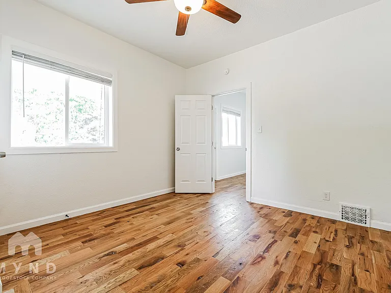 2426 S Acoma St — Photo 16