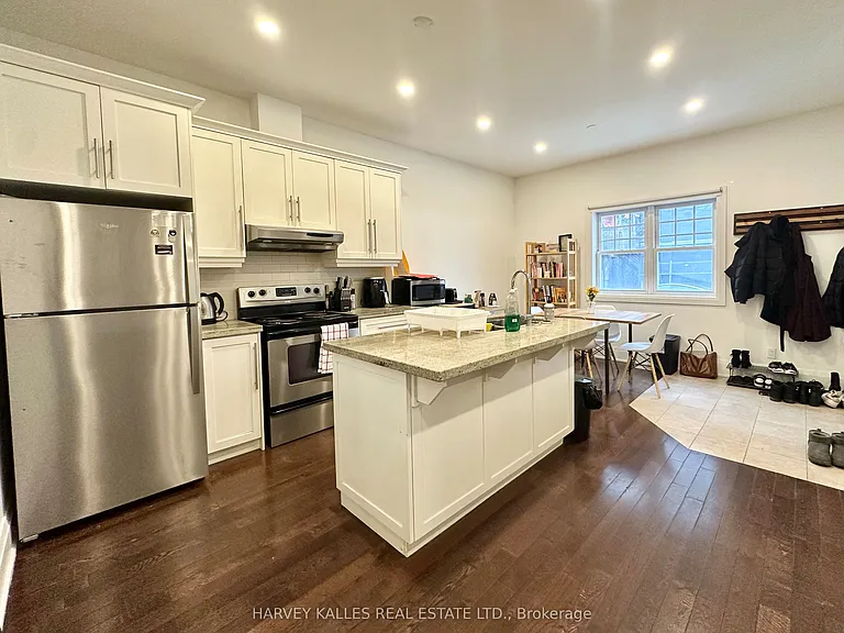 543 Palmerston Blvd #2 — Photo 4